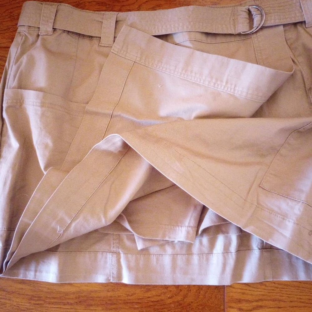 Briggs Women's Plus Size XXL Tan Belted Twill in Shorts Skort NWT - Picture 4 of 4